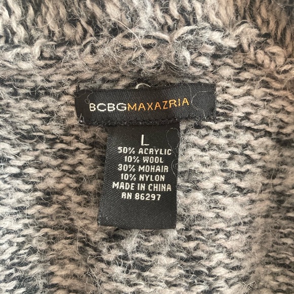 BCBG Max Azria Grey chunky wool blend knit jacket style sweater, belted, size L - Picture 8 of 12
